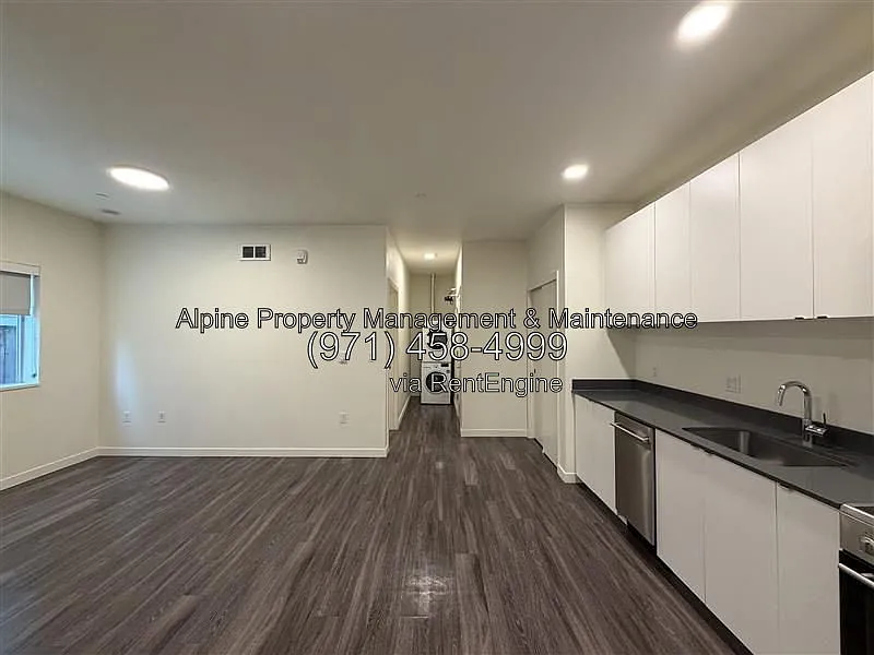 1545 NE 41st Ave — Photo 4