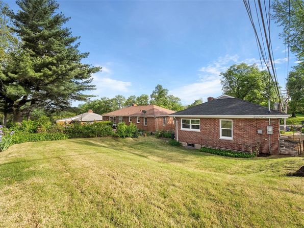 7135 Groveland Dr, Saint Louis, MO 63121