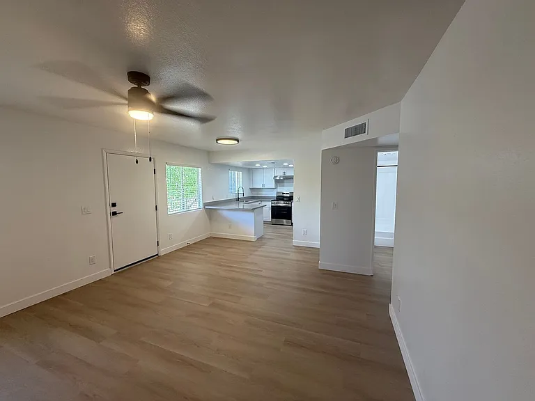 2704 E. Turney Ave — Photo 7