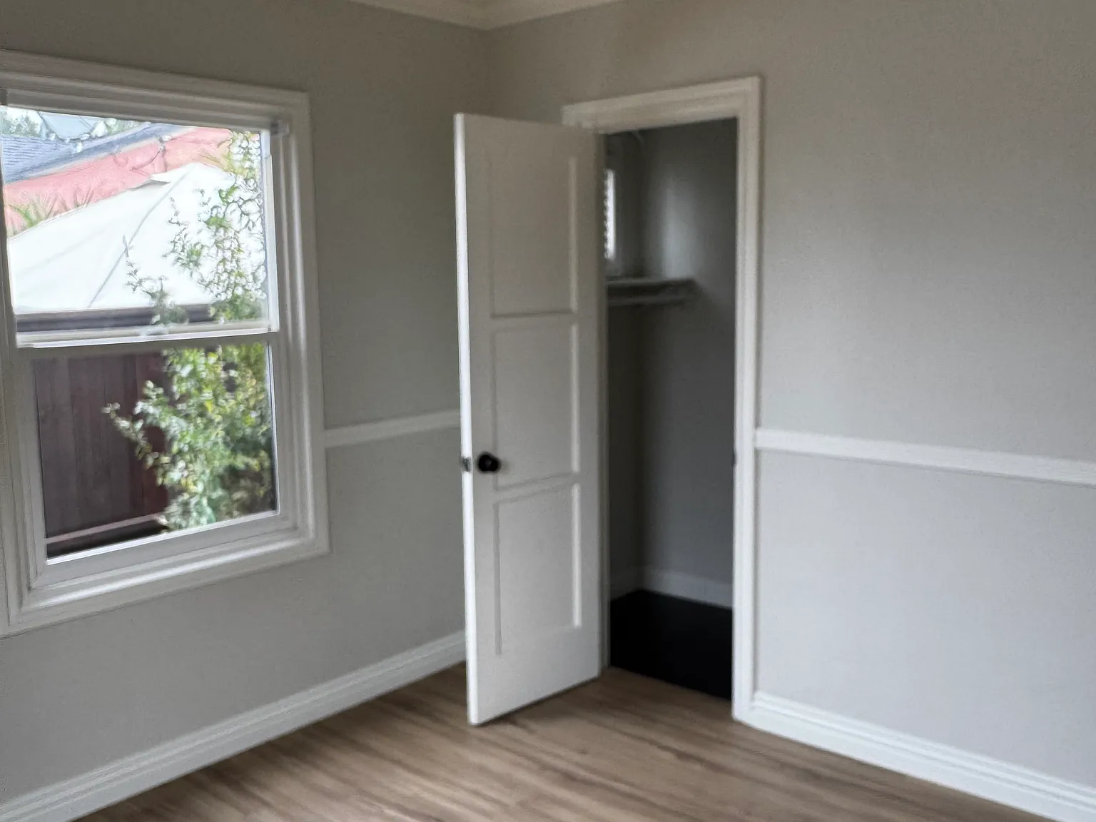 916 E Harding St — Photo 3