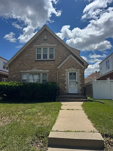 5723 W Keefe Ave Photo 1