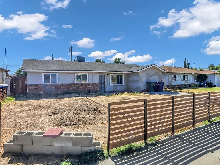 11103 S 11th Ave — Photo 3
