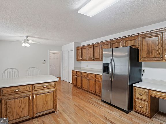 4th image of 2260 Belmont Rd
