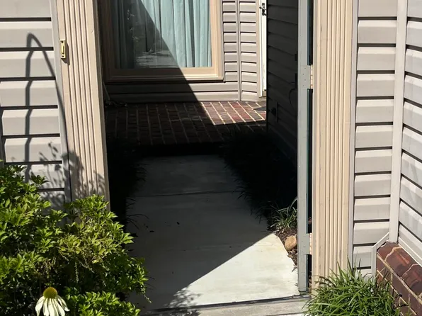 1977 Ashley Ln SW, Roanoke, VA 24018