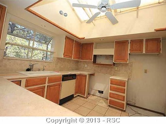5th image of 5950 Castlewood Ln