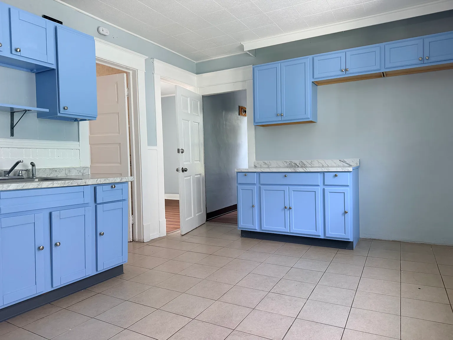 3 bed, 2000 sqft, $1,100 — Photo 3