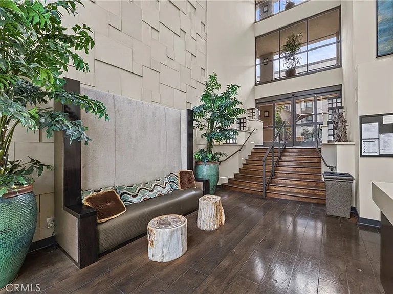 402 Rockefeller #305 — Photo 30