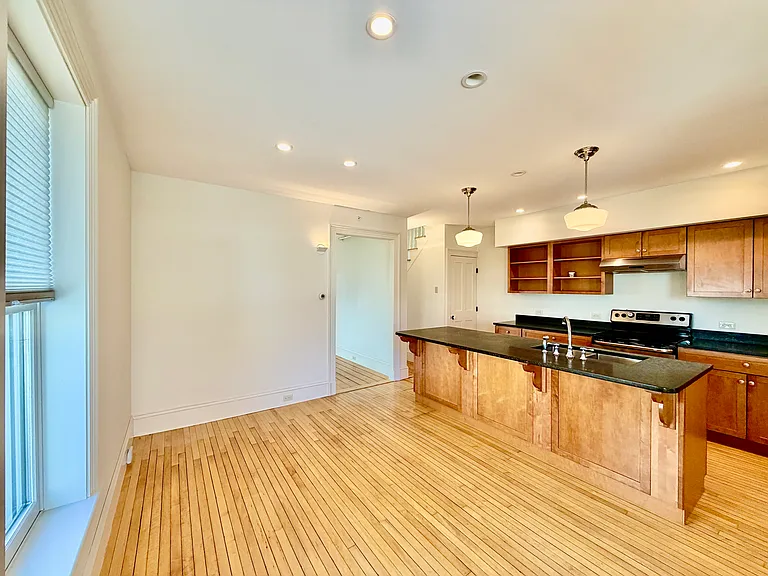 200 Main St #202 — Photo 10