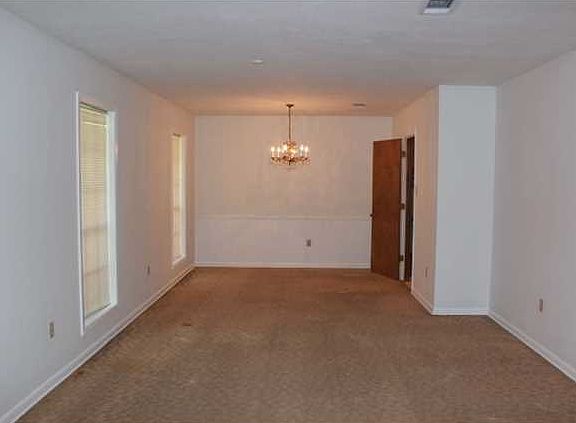 2nd image of 4135 Park View Dr