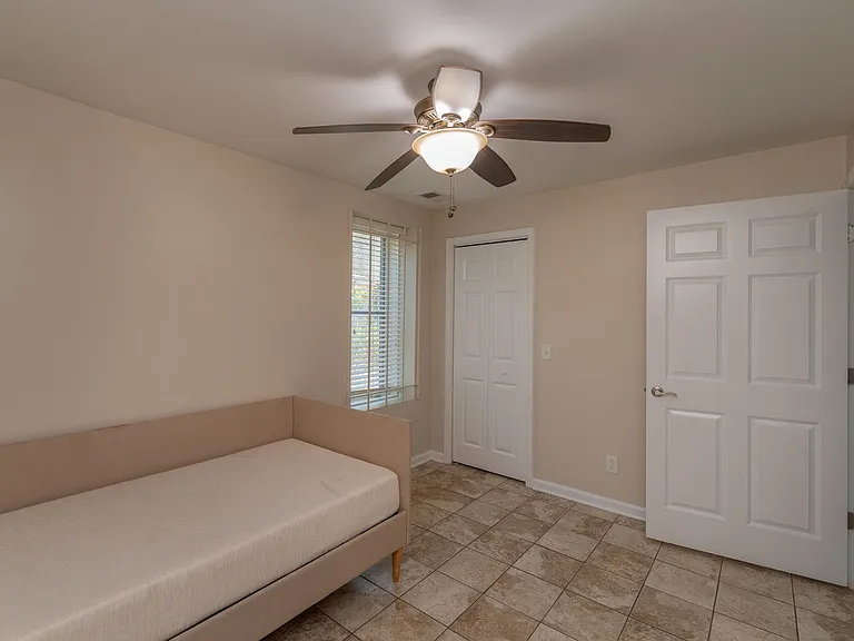 913 Walker St #102 — Photo 21