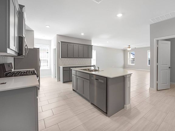 5th image of 106 Daffodil Ln