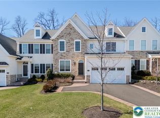 1970 Carriage Knoll Dr, Bethlehem, PA 18015