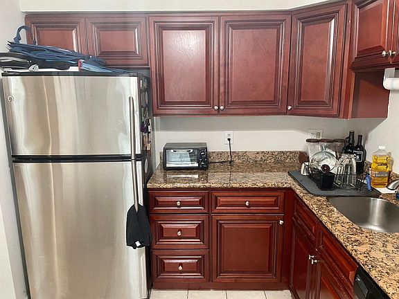 3rd image of 573 Atwood Ct