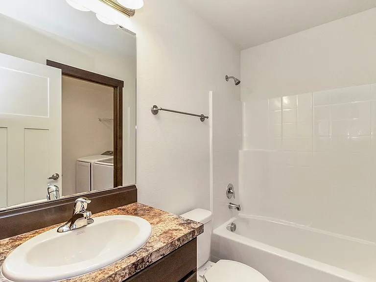 323 Penny Ave — Photo 16