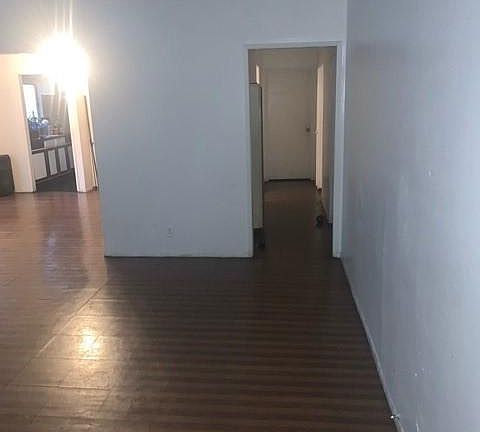 5th image of 9224 Holmes Ave