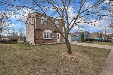 2nd image of 9084 Ascot Dr