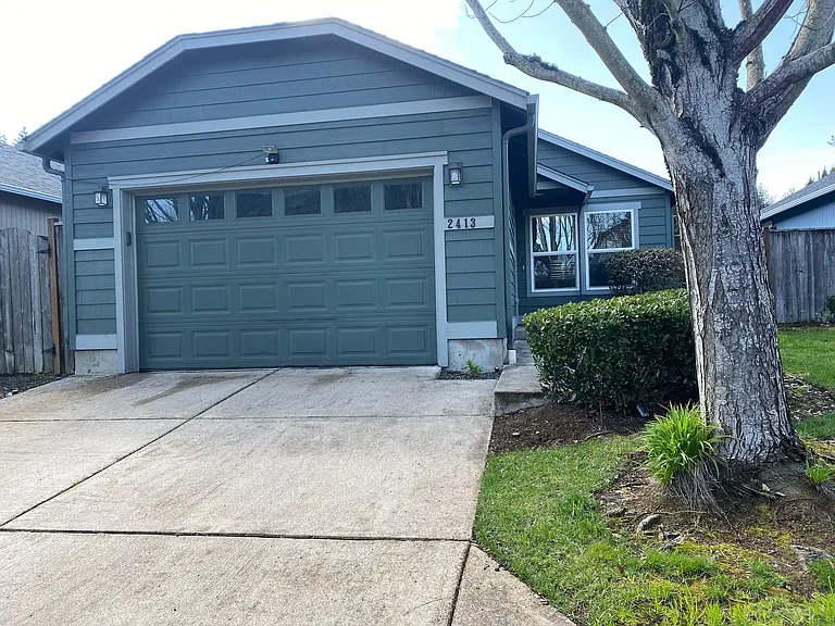 2413 Mountain Ter — Photo 17
