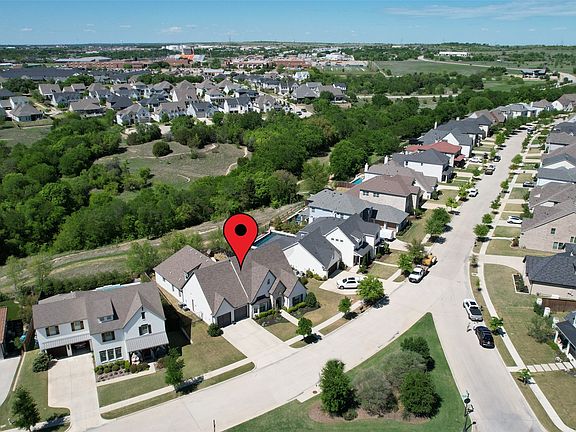 4th image of 339 Creekview Ter