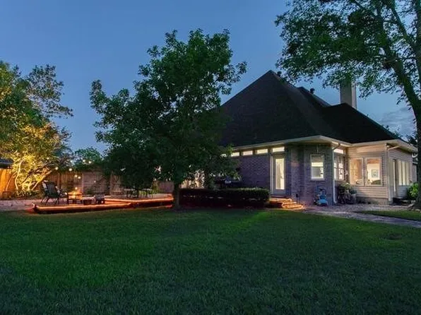 8401 Whiterose Ct, College Station, TX 77845