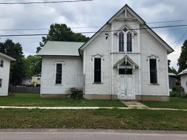 146 Church St, Saranac, MI 48881