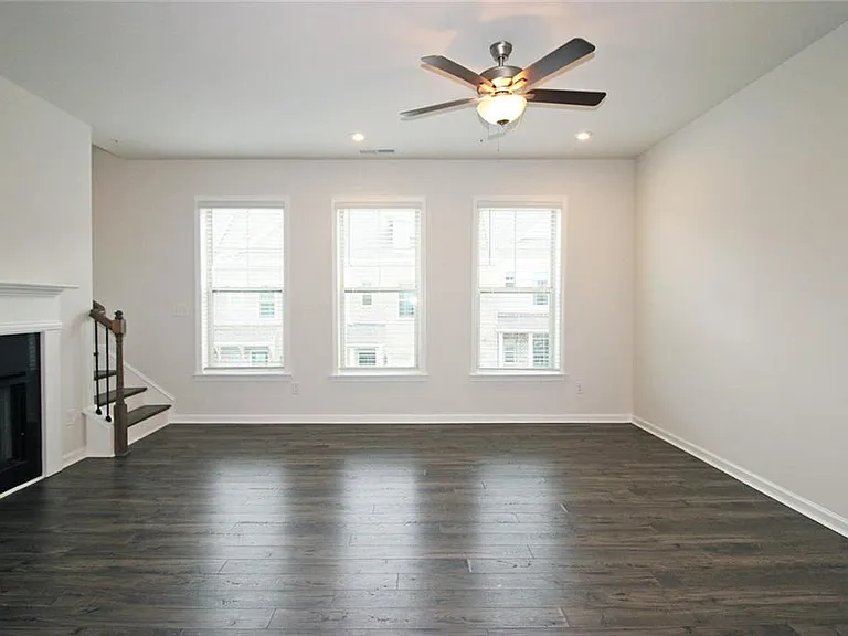 1640 Coasta Way — Photo 3