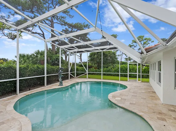 925 Foxpointe Circle, Delray Beach, FL 33445