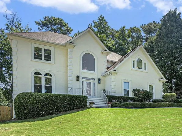 1660 Hickory Lake Dr, Snellville, GA 30078