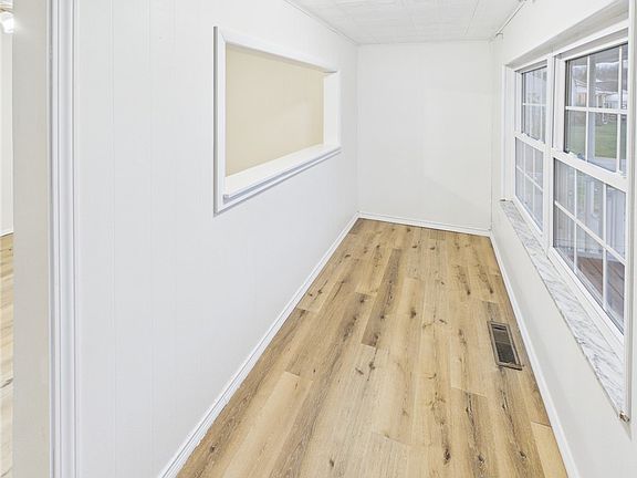 2nd image of 2030 Benedict Cir