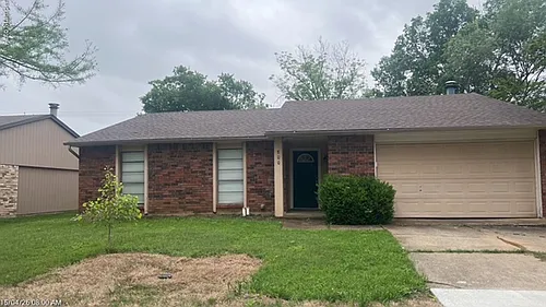800 Fort Worth St Photo 1