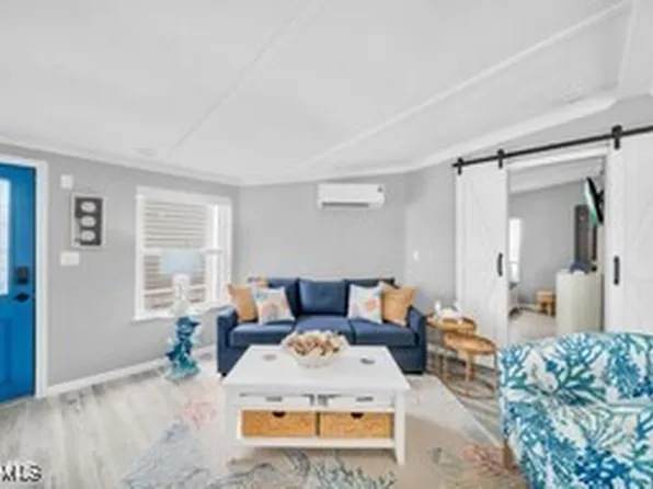 70 Emily Ln, Fort Myers Beach, FL 33931