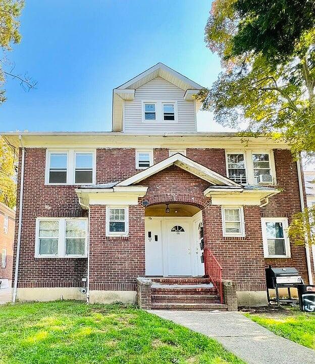 1st image of 173 Bement Ave Floor 1