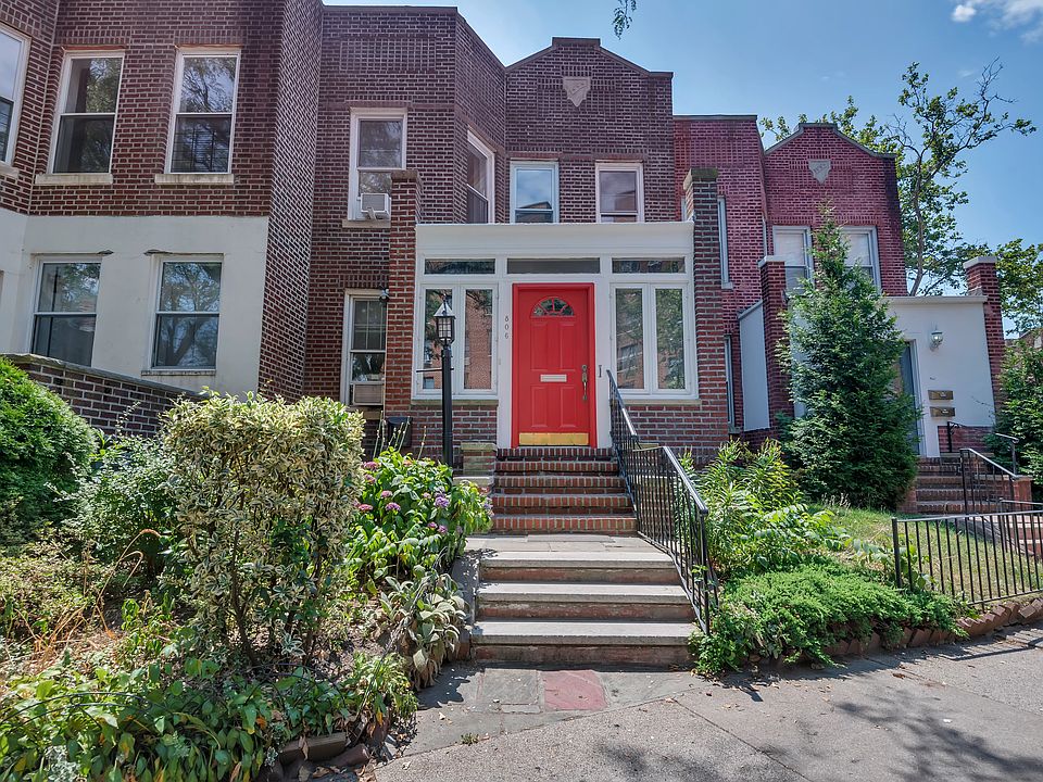 1st image of 806 Foster Ave