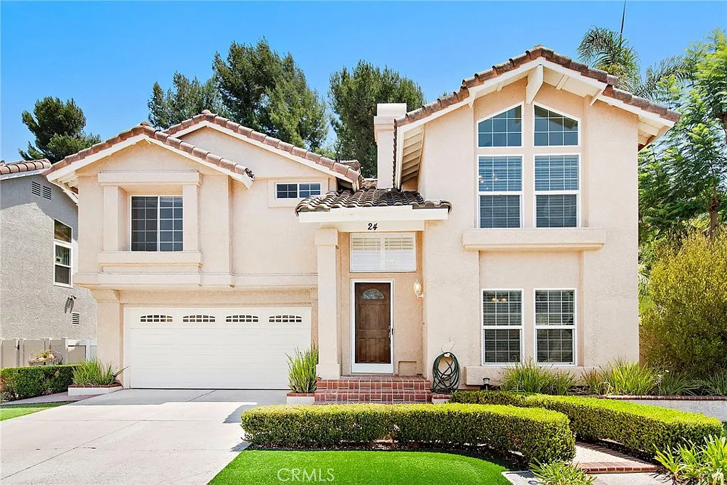 4 bed, 3.5 bath, 1792 sqft, $5,500 — Photo 1