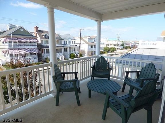 2nd image of 3723 Asbury Ave #2
