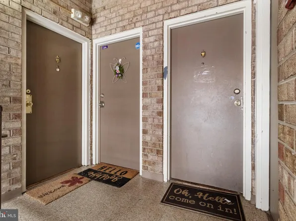 7603 Fontainebleau Dr APT 2329, Hyattsville, MD 20784