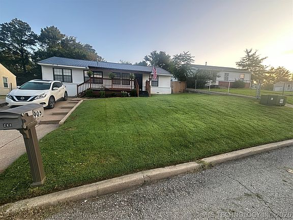 2nd image of 905 Forest Dr