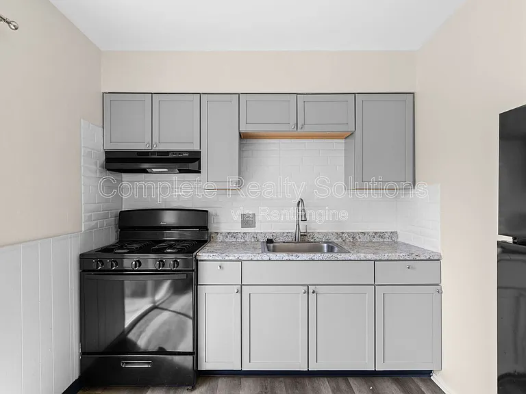 2323 Woodson Rd #I — Photo 11