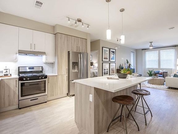 4th image of 2745 Orchard Ln #12105