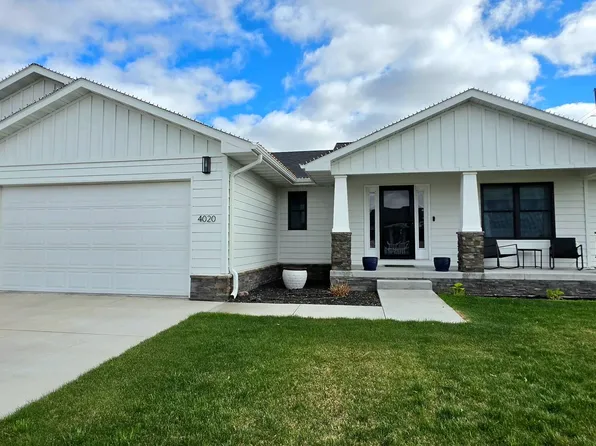 4020 Parkland Estates Ct, North Platte, NE 69101