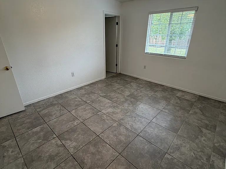 708 S Phillips St #2 — Photo 9