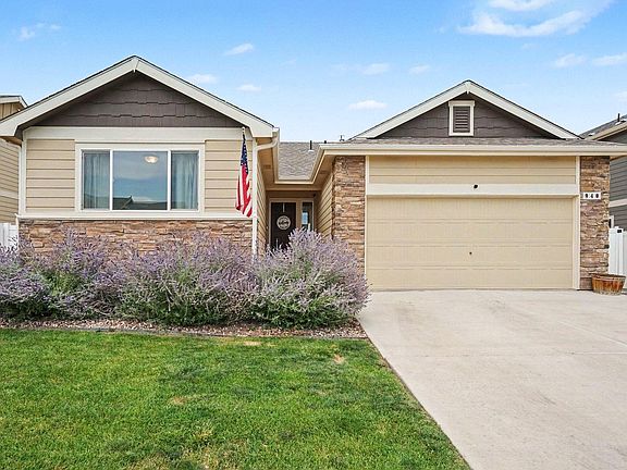 2nd image of 940 Scotch Pine Dr