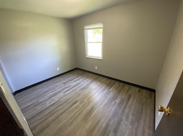 2934 Brookside Dr #2936