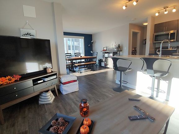 3rd image of 20 Kincora Glen Park NW