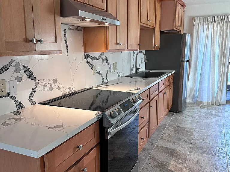 125 Neary St #10 — Photo 3