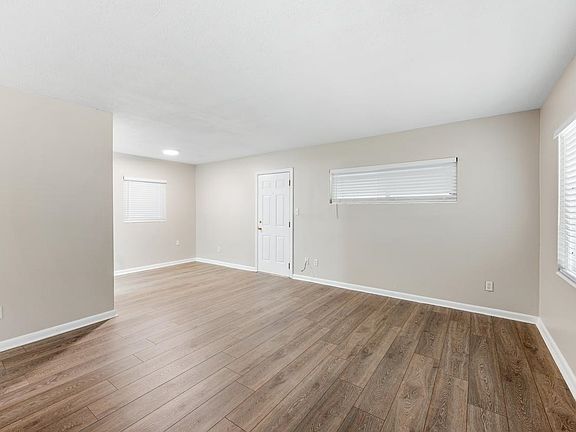4th image of 718 Cochran Dr