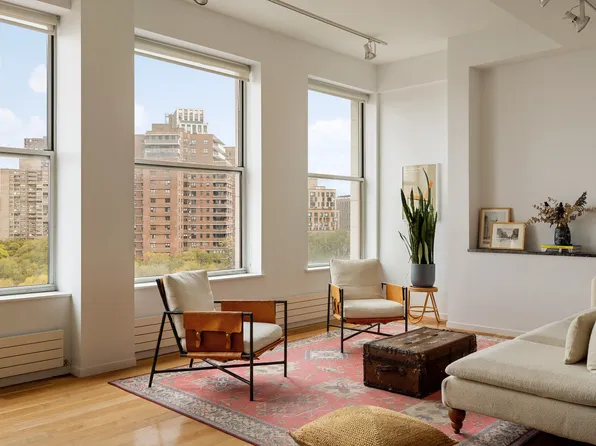 175 East Broadway image 2 of 10