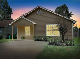 1604 Yates St, Conroe, TX 77304