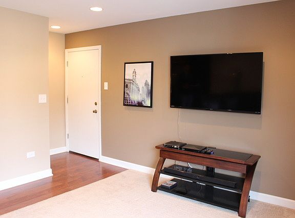 3rd image of 10830 Kilpatrick Ave APT 1NW