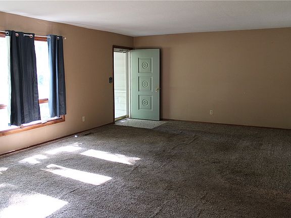 2nd image of 1111 N Long St