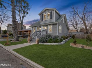 402 Glenmere Way, Keyport, NJ 07735